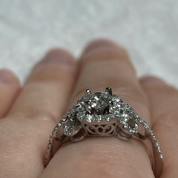 Vera Wang 14KT WG 3/4 CTTW Diamond Ring HI/I1 - Picture 9 of 12